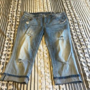 Miss Me Capri Distressed